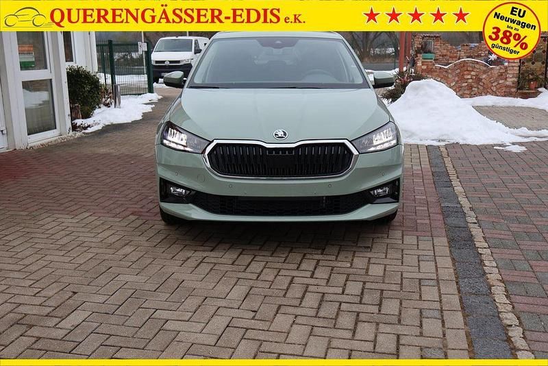 Neu Skoda Fabia 95 PS (69 kW) 2026 Timiano green Limousine