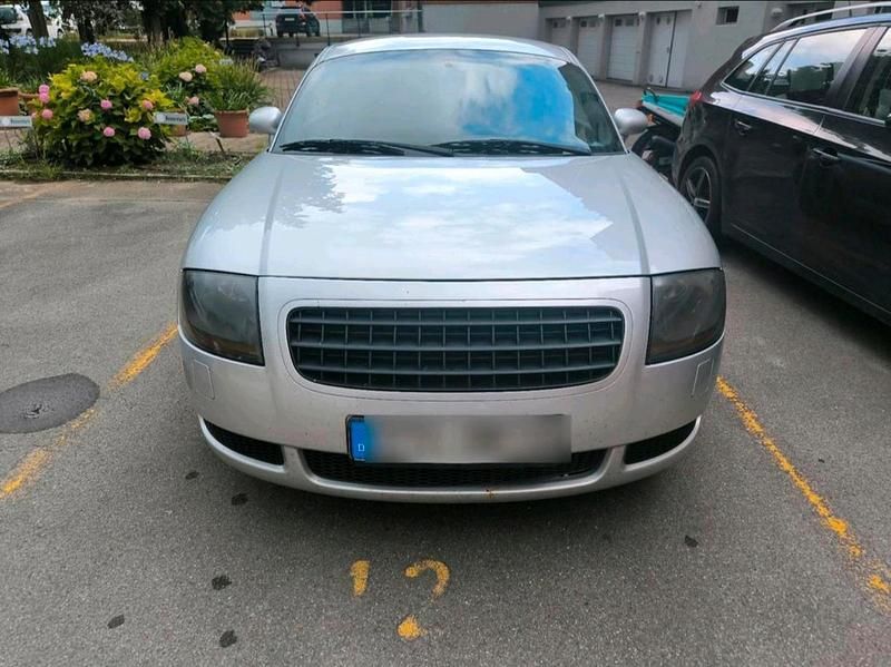 Silber Gebraucht 1999 Audi TT Kleinwagen | 1.900 € - Bild 1/4