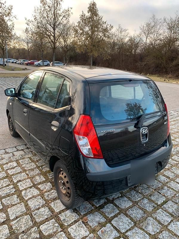 Gebraucht Hyundai i10 67 PS (49 kW) 2010 Schwarz Kleinwagen
