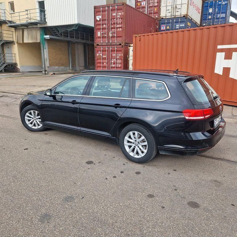 Schwarz Gebraucht 2015 VW Passat Comfortline Kombi | 8.400 € (Fairer Preis) - Bild 1/4