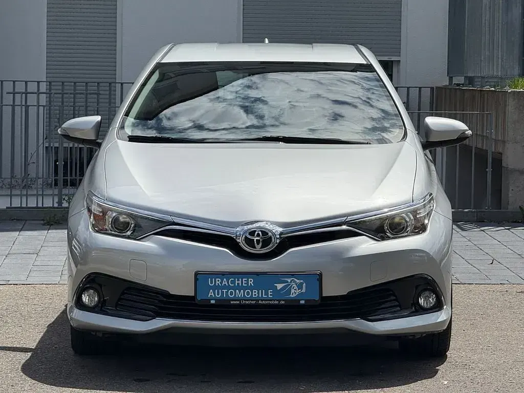 Gebraucht Toyota Auris Comfort 116 PS (85 kW) 2016 Silber Limousine