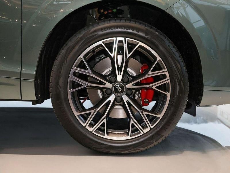 Neu Audi Q3 Sport 150 PS (110 kW) 2025 Grün SUV