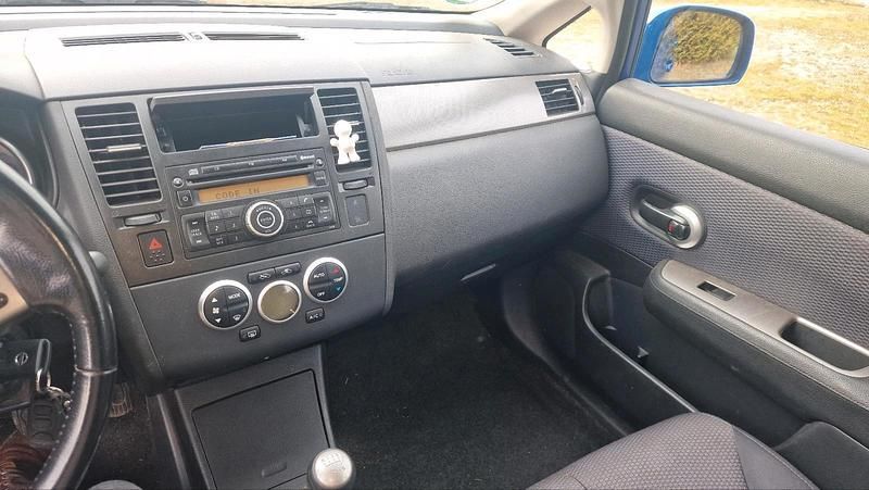 Gebraucht Nissan Tiida 106 PS (77 kW) 2009 Blau Limousine