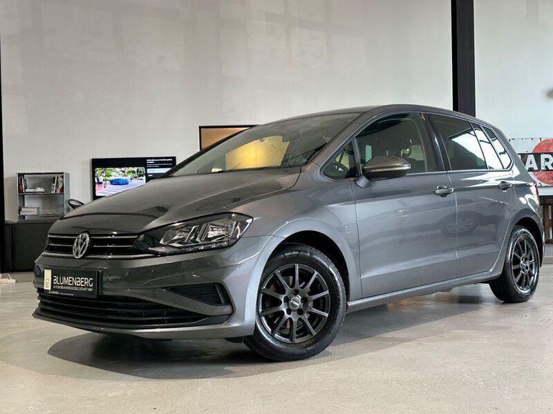 Grau Gebraucht 2018 VW Golf Sportsvan Trendline Van / Kleinbus | 10.980 € (Guter Preis) - Bild 1/4