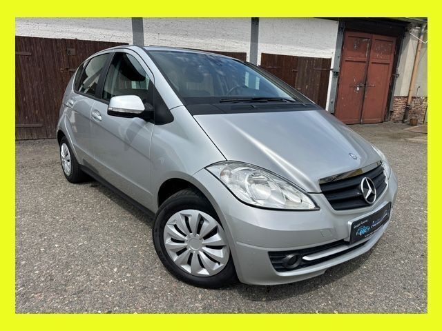 Silber Gebraucht 2011 Mercedes A180 Van / Kleinbus | 6.200 € (Etwas zu teuer) - Bild 1/4