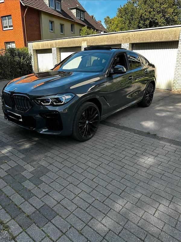 Gebraucht BMW X6 M50 Shadowline 540 PS (397 kW) 2022 Grau SUV