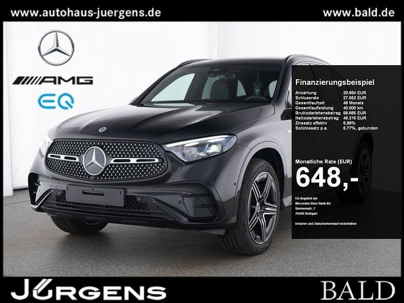 Schwarz obsidianschwarz metall Gebraucht 2025 Mercedes GLC300e AMG SUV | 68.660 € (Fairer Preis) - Bild 1/4
