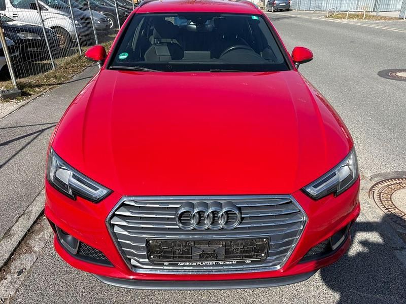 Gebraucht Audi A4 Sport 190 PS (139 kW) 2018 Rot Kombi