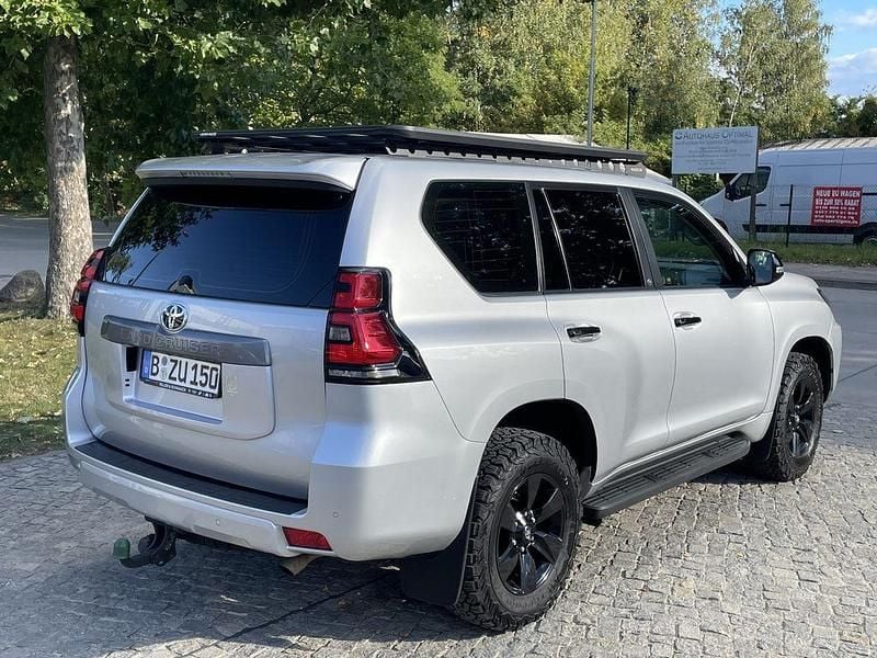 Gebraucht Toyota Land Cruiser 177 PS (130 kW) 2019 Silber (metallic) SUV