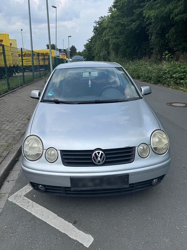 Silber Gebraucht 2003 VW Polo Kleinwagen | 350 € (Superpreis) - Bild 1/4