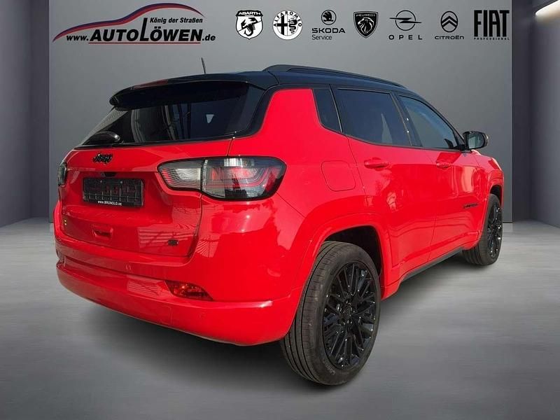 Gebraucht Jeep Compass 131 PS (96 kW) 2023 Colorado red (vr176) SUV