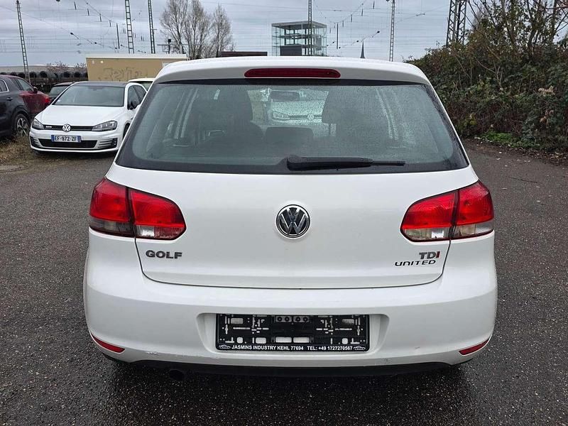 Gebraucht VW Golf VII 105 PS (77 kW) 2012 Candyweiß Limousine