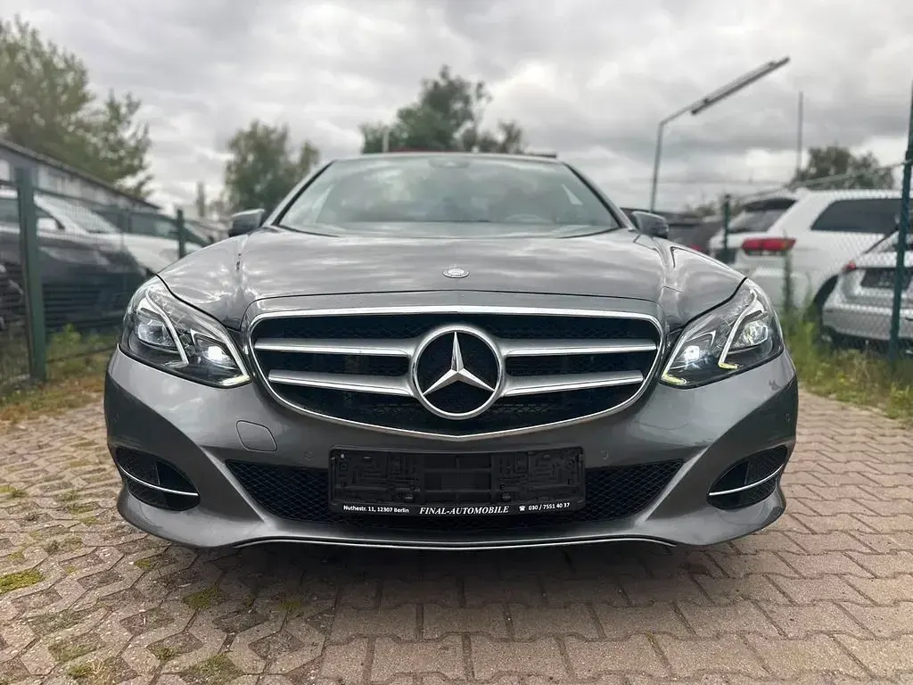 Gebraucht Mercedes E220 170 PS (125 kW) 2016 Grau Limousine