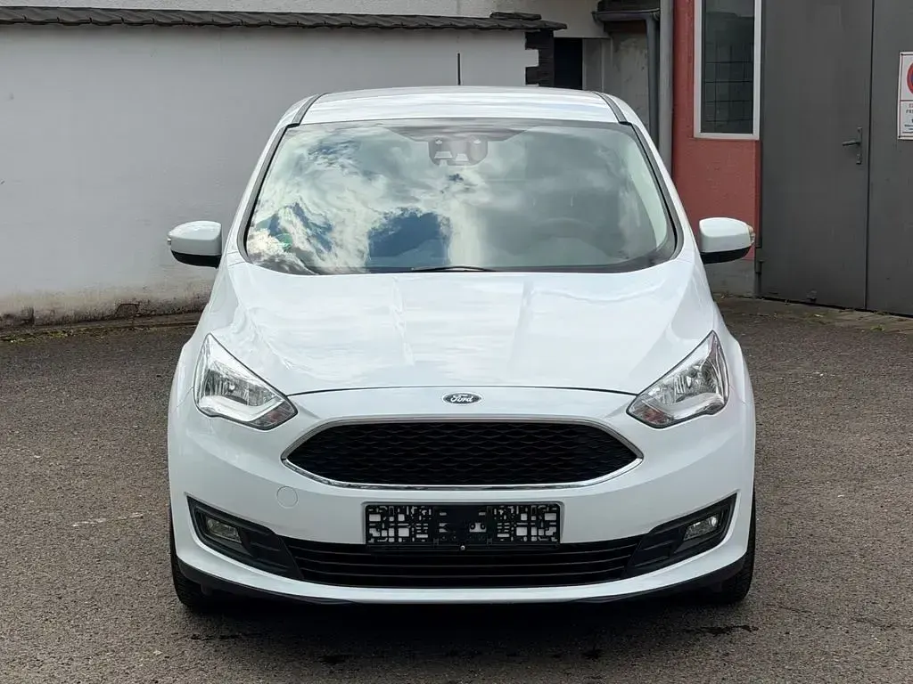 Używany Ford C-MAX Cool & Connect 101 KM (74 kW) 2019 Biały Minivan