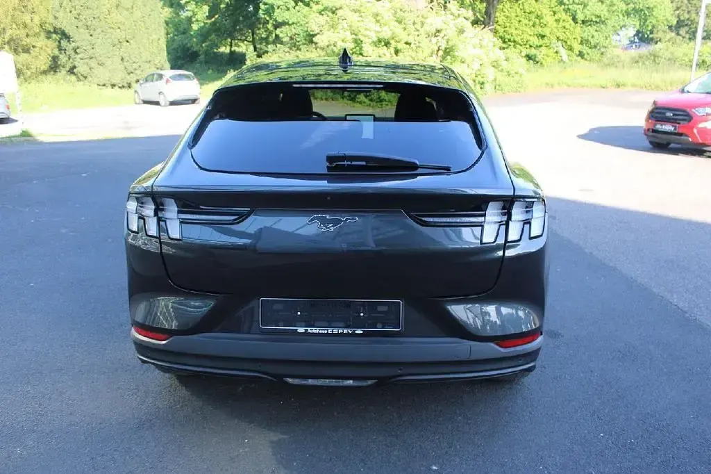 Gebraucht Ford Mustang Mach-E Basis 197 kW (269 PS) 2022 Grau SUV