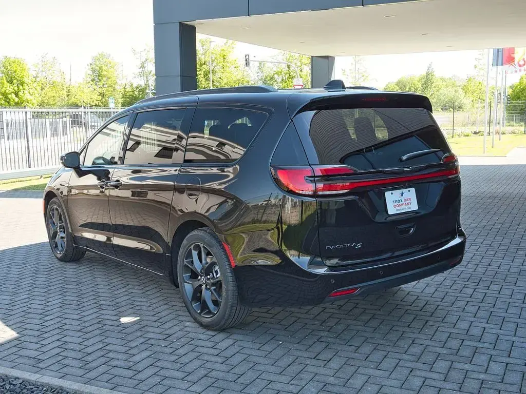 Nowe Chrysler Pacifica 291 KM (214 kW) 2026 Czarny Van