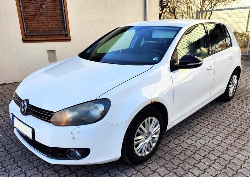 Weiß Gebraucht 2011 VW Golf Style Limousine | 2.650 € (Superpreis) - Bild 1/4