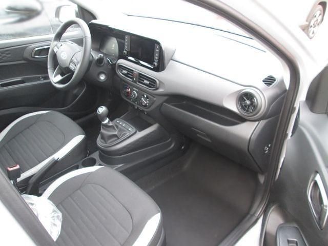 Neu Hyundai i10 Trend 63 PS (46 kW) 2025 Grau Kleinwagen