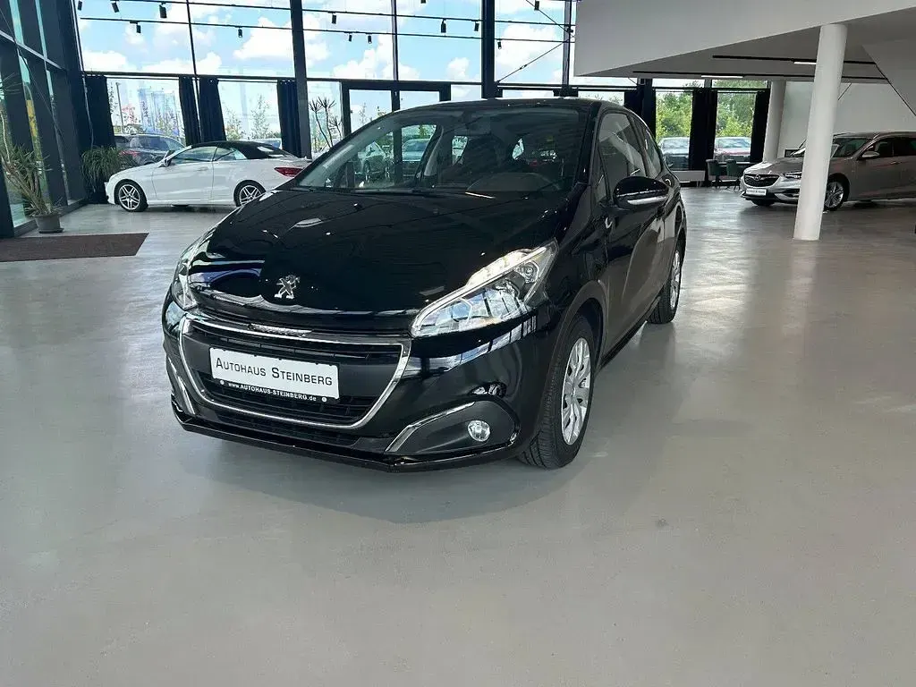Gebraucht Peugeot 208 Active 82 PS (60 kW) 2016 Schwarz Kleinwagen