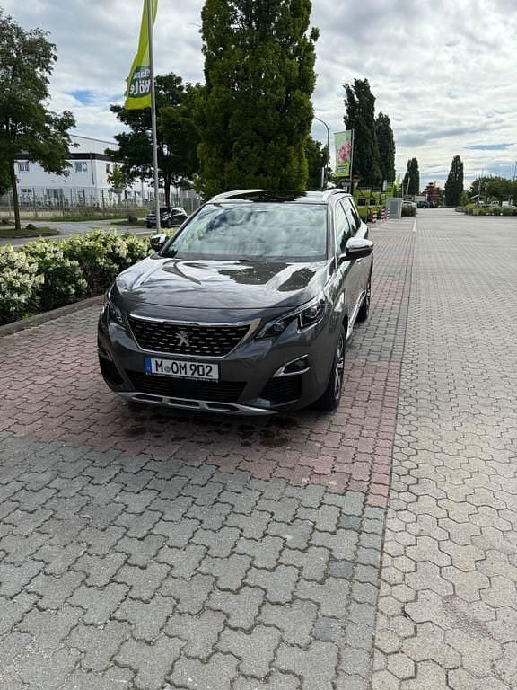 Grau Gebraucht 2018 Peugeot 5008 Crossway Van / Kleinbus | 18.800 € (Superpreis) - Bild 1/4