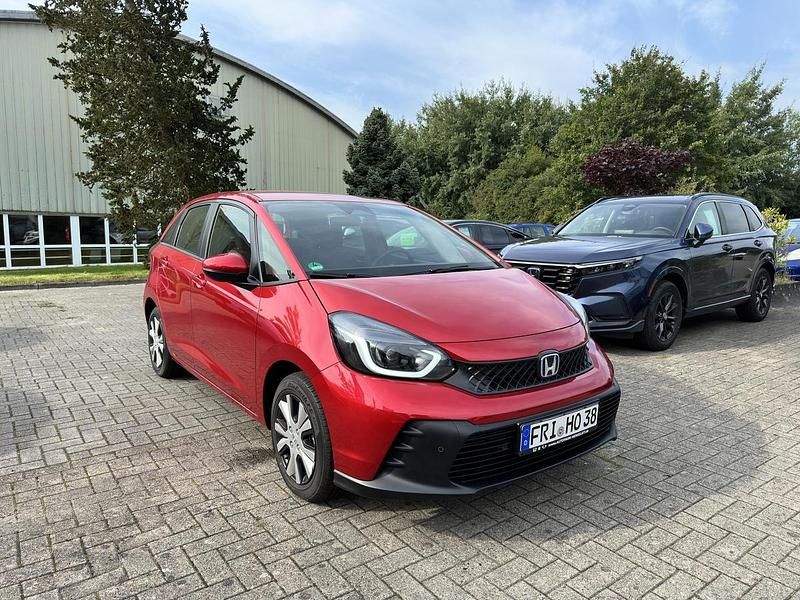 Gebraucht Honda Jazz Elegance 107 PS (78 kW) 2024 Rot metallic Kleinwagen