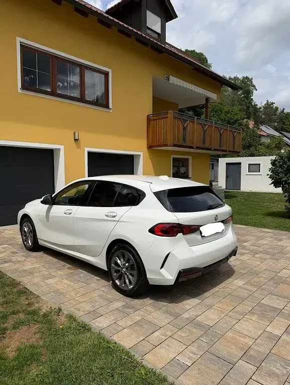 Gebraucht BMW 116 122 PS (89 kW) 2025 Weiß Kleinwagen