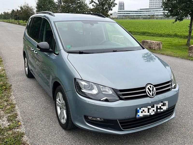 Grau Gebraucht 2012 VW Sharan Van / Kleinbus | 13.950 € (Fairer Preis) - Bild 1/4