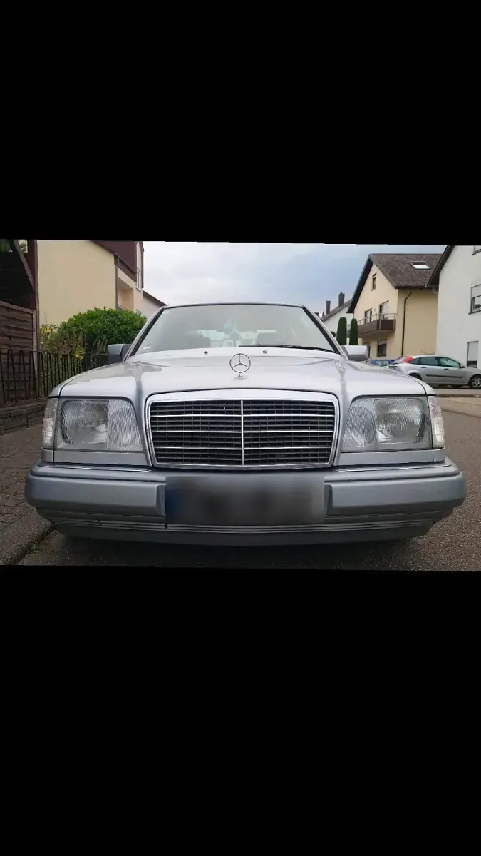 Gebraucht Mercedes E320 220 PS (161 kW) 1995 Silber Limousine