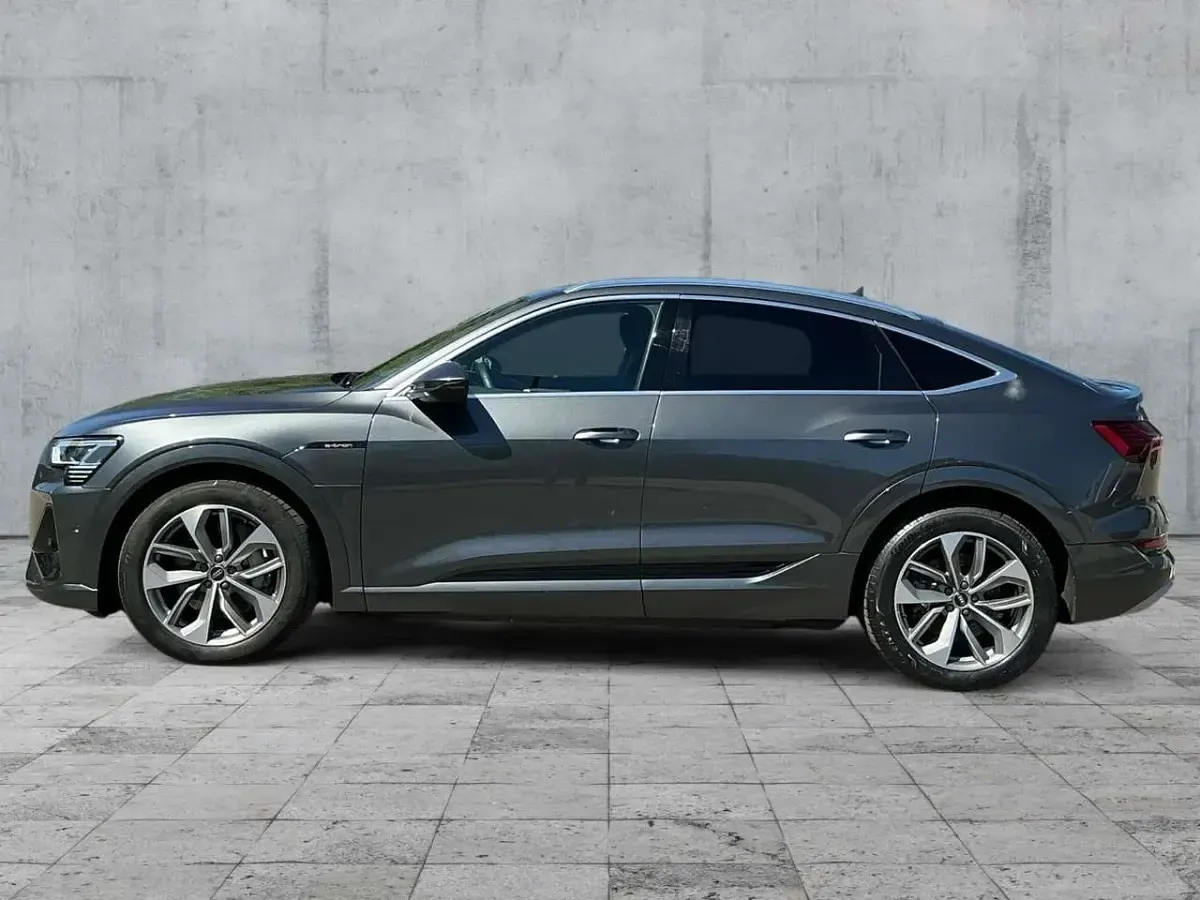 Gebraucht Audi e-tron S-Line 300 kW (408 PS) 2022 Daytonagrau perleffekt SUV