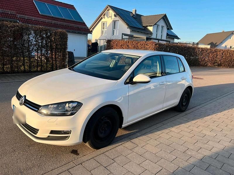 Gebraucht VW Golf VII 125 PS (91 kW) 2017 Weiß Limousine