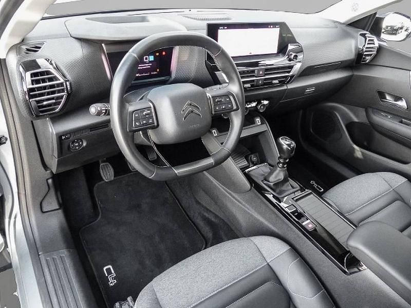 Gebraucht Citroën C4 Shine 131 PS (96 kW) 2023 Grün Limousine