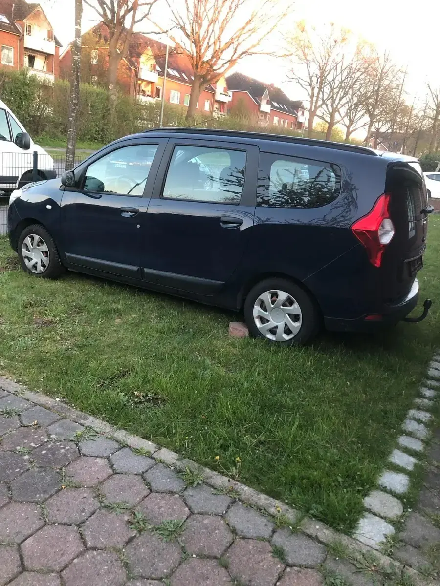 Gebraucht Dacia Lodgy 102 PS (75 kW) 2018 Blau Van / Kleinbus