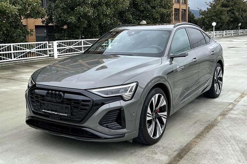 Chronosgrau metallic Gebraucht 2024 Audi Q8 e-tron S-Line SUV | 69.900 € (Fairer Preis) - Bild 1/4