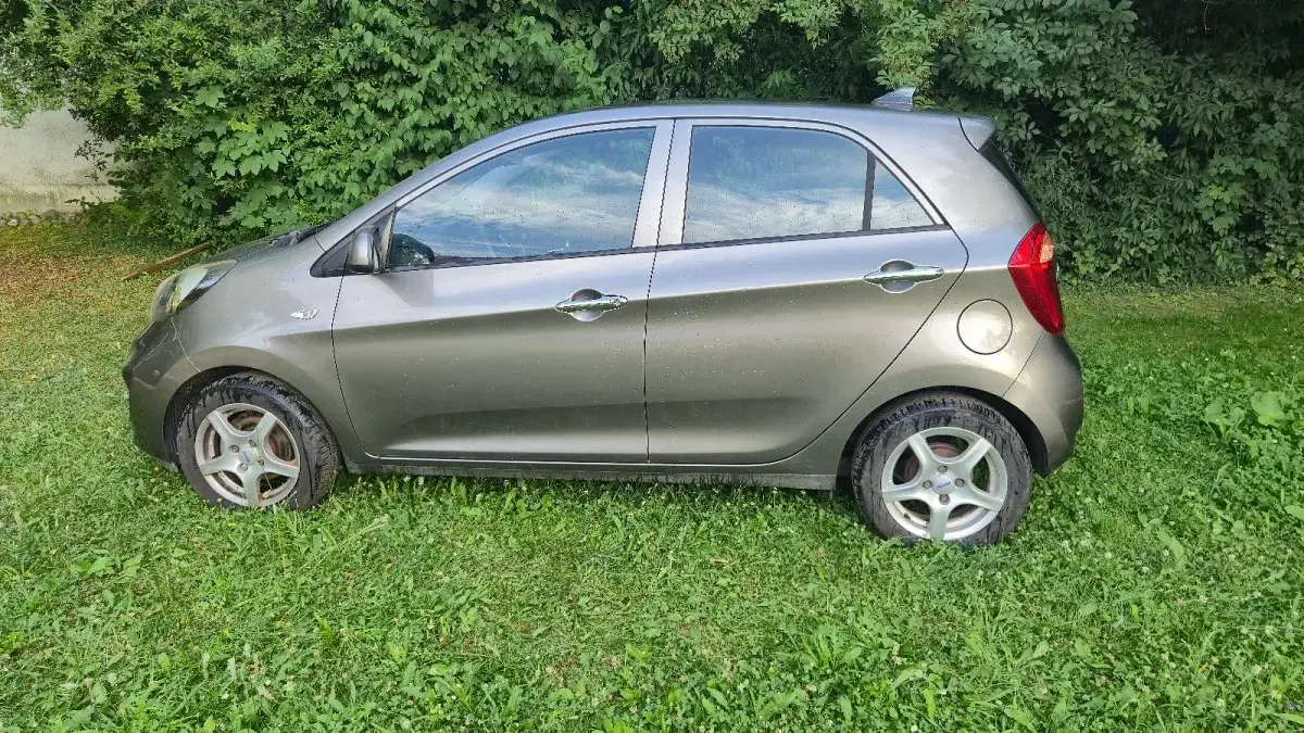 Gebraucht Kia Picanto 69 PS (50 kW) 2011 Grau Kleinwagen