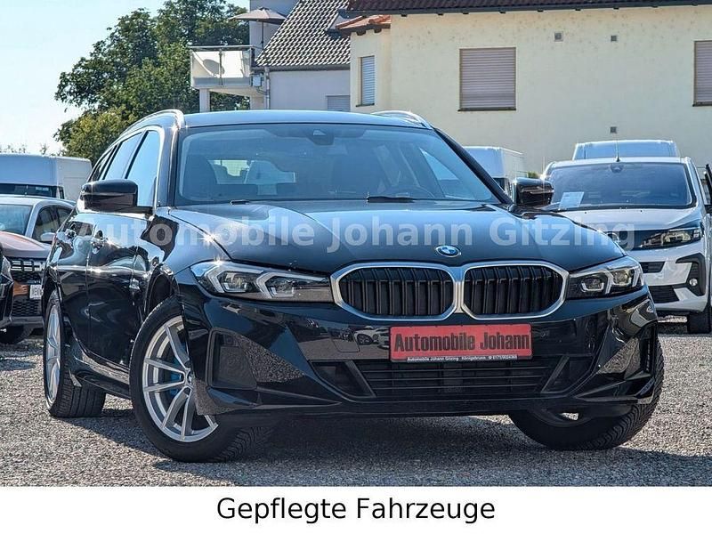 Schwarz Gebraucht 2023 BMW 318 Shadowline Kombi | 25.890 € (Guter Preis) - Bild 1/3