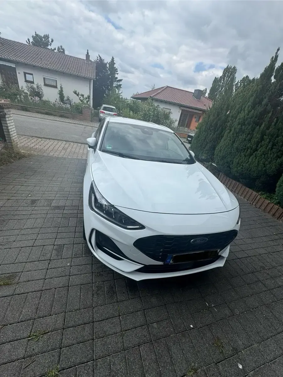 Usado Ford Focus ST-Line 125 CV (91 kW) 2022 Blanco Berlina