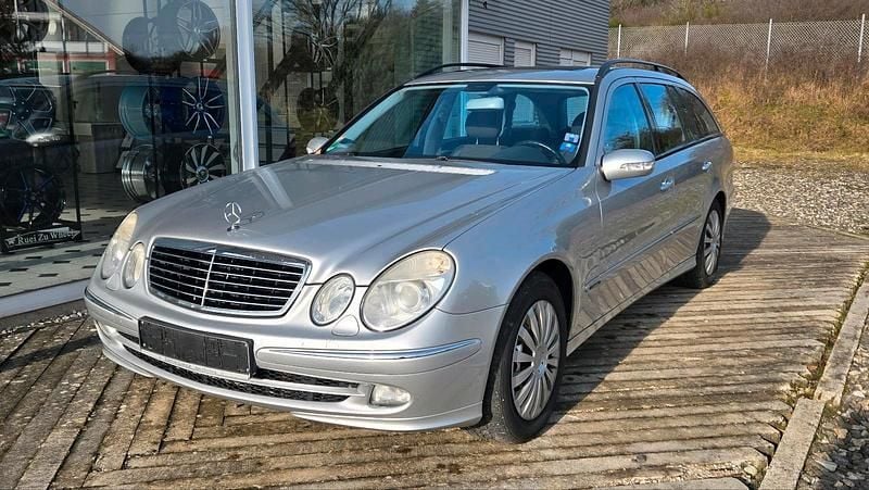 Silber Gebraucht 2005 Mercedes E280 Avantgarde Kombi | 4.999 € (Fairer Preis) - Bild 1/4