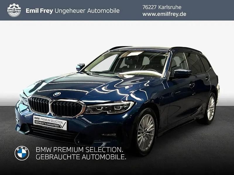 Blau Gebraucht 2022 BMW 318 Sport Line Kombi | 25.890 € (Fairer Preis) - Bild 1/3