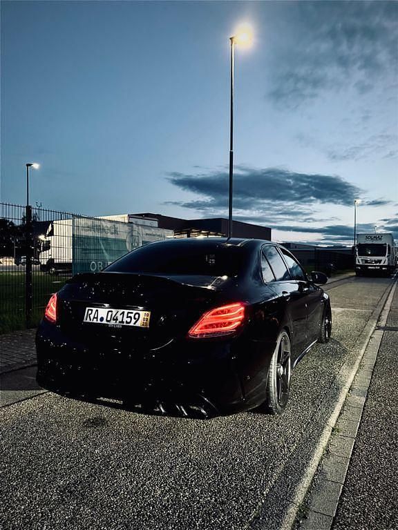 Schwarz Gebraucht 2017 Mercedes C63 AMG AMG Limousine | 34.399 € (Superpreis) - Bild 1/4