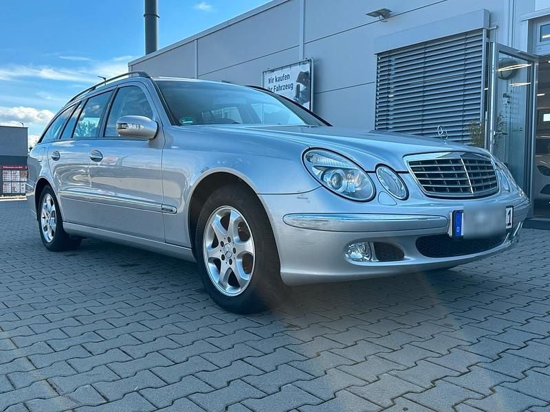 Silber Gebraucht 2004 Mercedes E240 Elegance Kombi | 6.280 € (Fairer Preis) - Bild 1/4