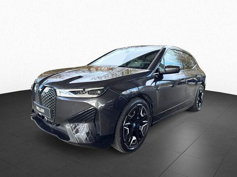 Gebraucht BMW iX Comfort Edition 241 kW (328 PS) 2023 Sophistograu (grau) SUV