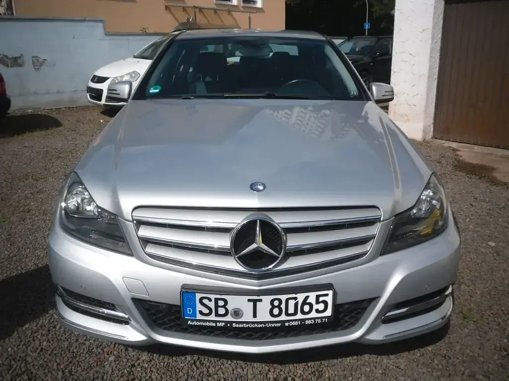 Gebraucht Mercedes C180 156 PS (114 kW) 2014 Silber Limousine