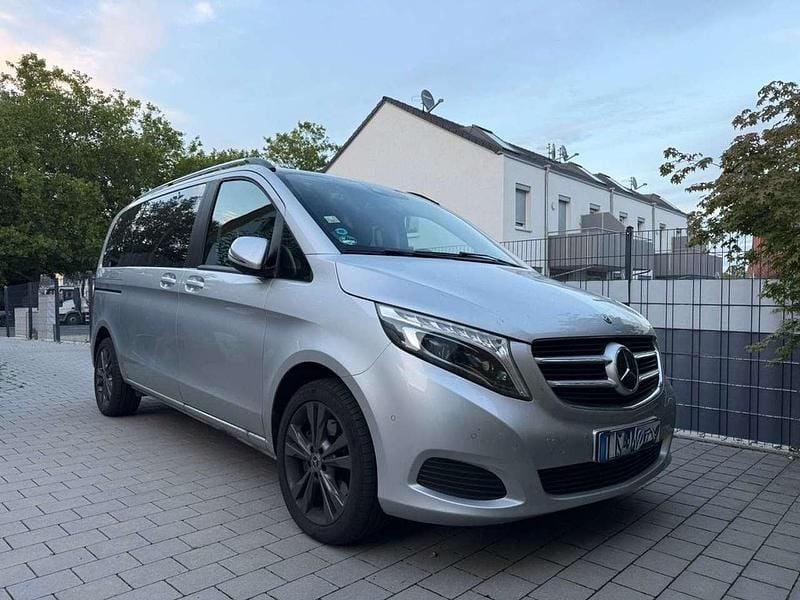 Silber Gebraucht 2019 Mercedes V250 Van / Kleinbus | 42.000 € (Superpreis) - Bild 1/4