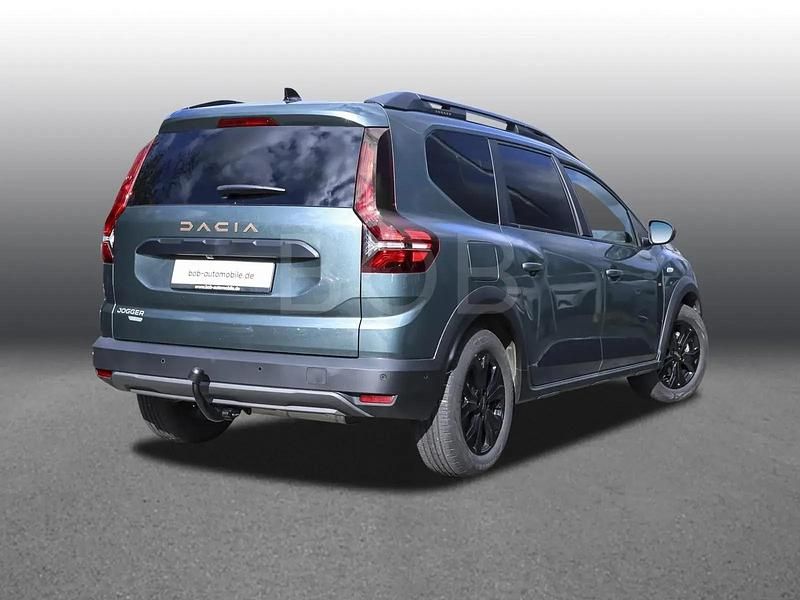 Gebraucht Dacia Jogger Extreme 141 PS (103 kW) 2023 Zedergrün (grün) Van / Kleinbus