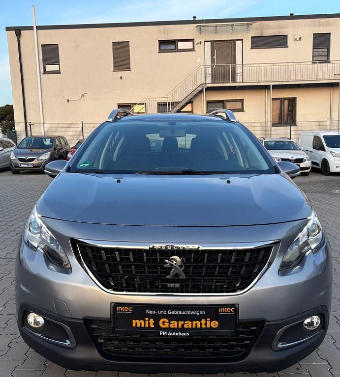 Gebraucht Peugeot 2008 Active 114 PS (83 kW) 2019 Gris artense SUV