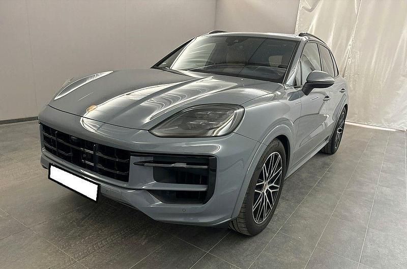 Grau Gebraucht 2023 Porsche Cayenne S SUV | 128.990 € (Etwas zu teuer) - Bild 1/4