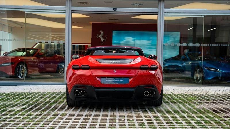 Second-hand Ferrari Roma 620 CP (456 kW) 2023 Roșu Cabrio
