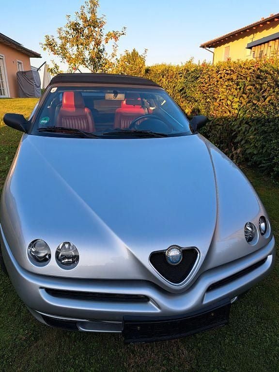 Grau Gebraucht 1999 Alfa Romeo Spider Cabrio | 11.500 € (Fairer Preis) - Bild 1/4