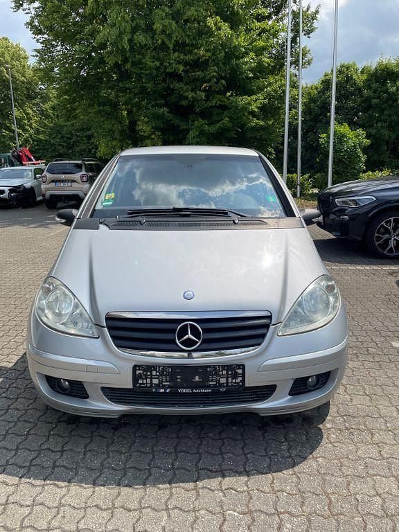 Silber Gebraucht 2005 Mercedes A150 Classic Van / Kleinbus | 4.500 € (Teuer) - Bild 1/4