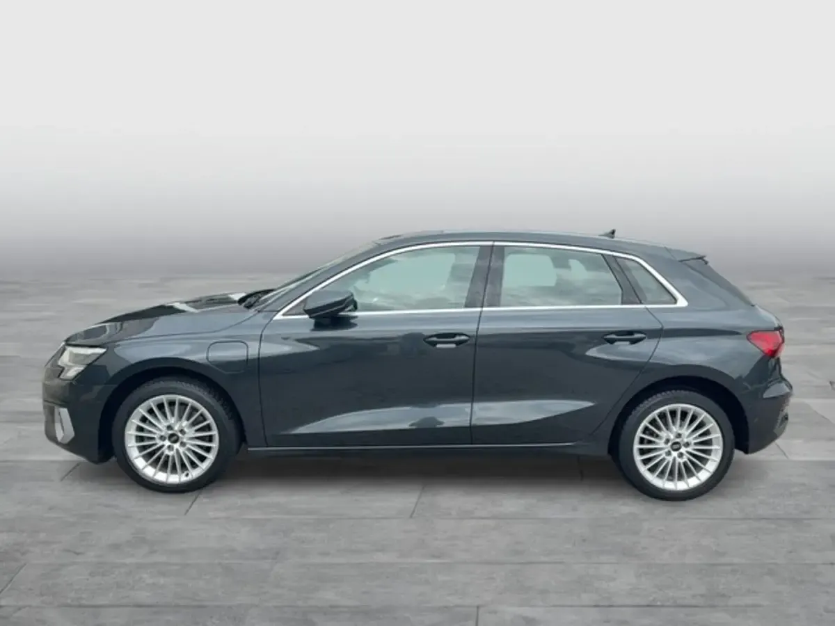 Gebraucht Audi A3 Sportback e-tron Advanced 204 PS (150 kW) 2022 Kleinwagen